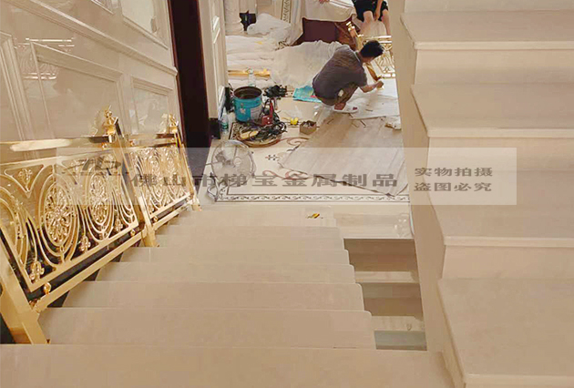 別墅銅樓梯扶手重要的設(shè)計(jì)要點(diǎn)案例