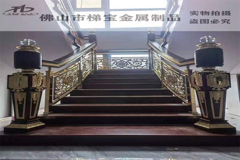 別墅銅樓梯